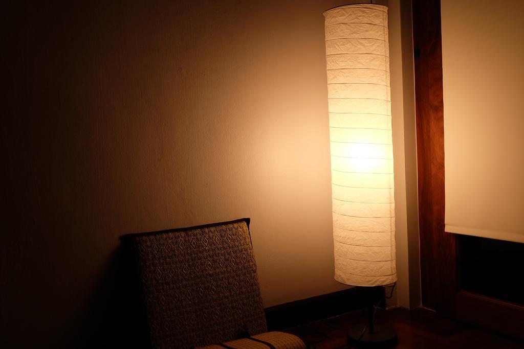 Tiny Hostel Бангкок Экстерьер фото