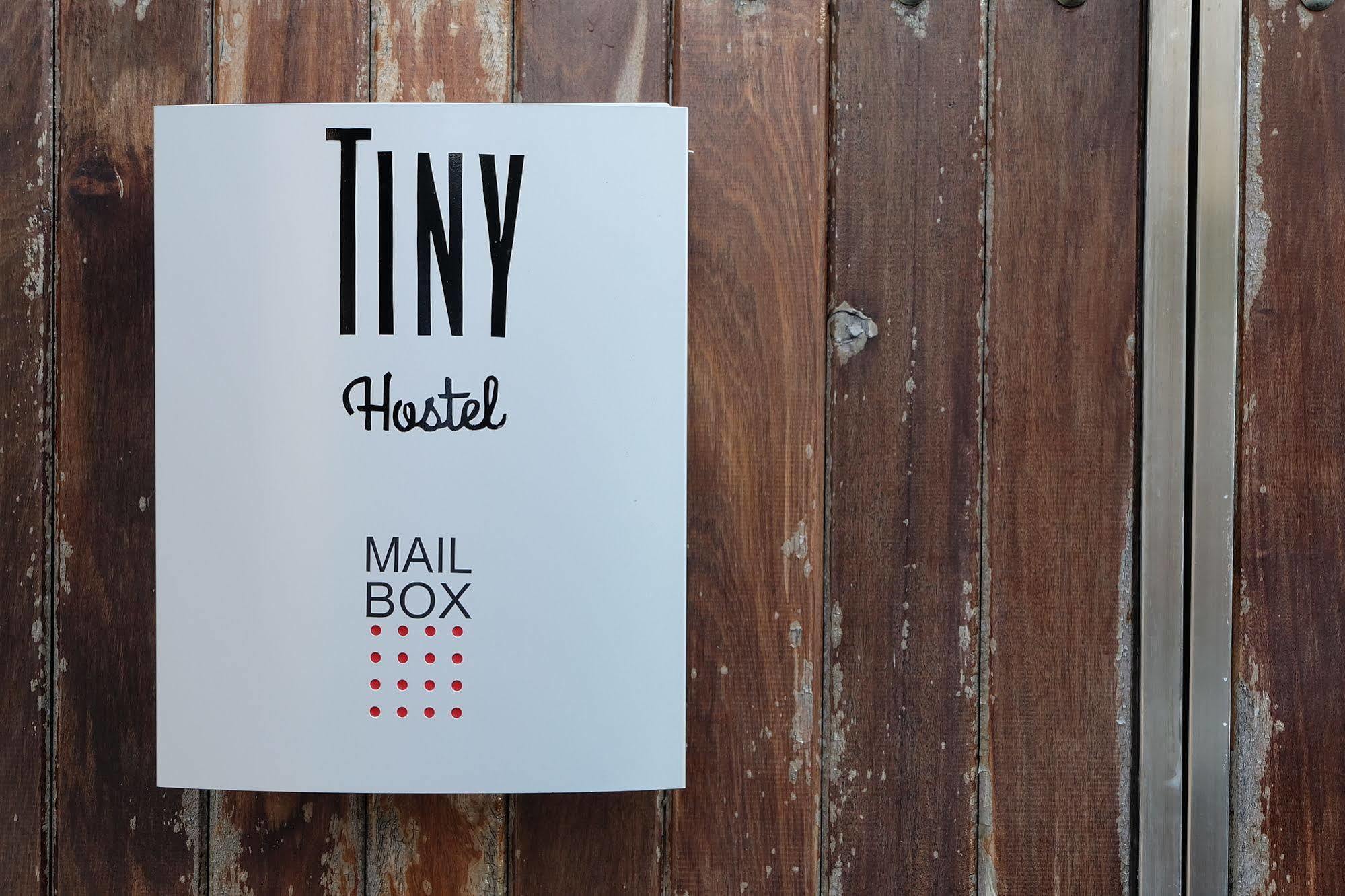 Tiny Hostel Бангкок Экстерьер фото